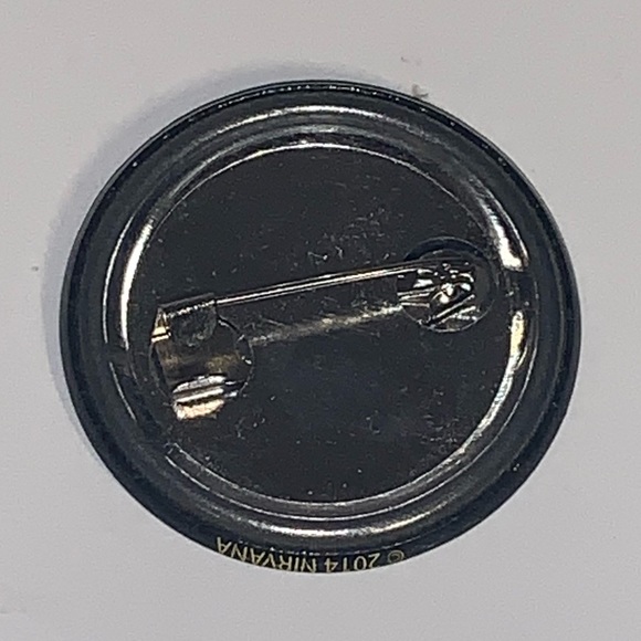 🎸 [4/$25] 2014 NIRVANA SMILEY FACE LOGO PIN BACK BUTTON BADGE 🎸 - Picture 2 of 4